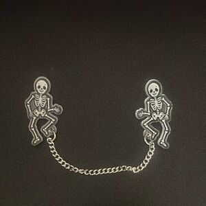 Plastic Skeleton Cardigan Chain Clip